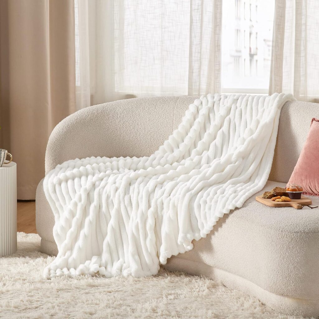 Bedsure White Throw Blanket for Couch - Super Soft Cozy Blankets